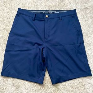𝅺Men’s Vineyard Vines Navy Shorts- Size 34